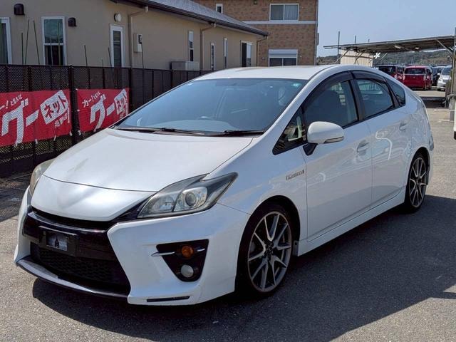Toyota PRIUS 2014 — фото автомобиля