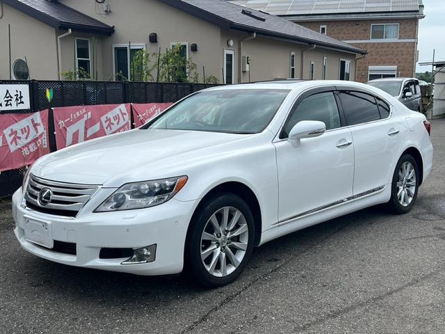 Lexus LS 2010 — фото автомобиля 1