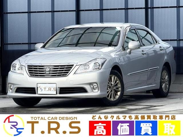 Toyota CROWN 2010 — фото автомобиля 1