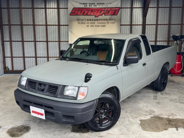 Nissan DATSUN PICK UP 2000 — фото автомобиля 1