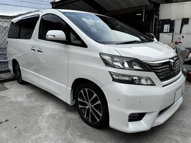Toyota VELLFIRE 2010 — фото автомобиля