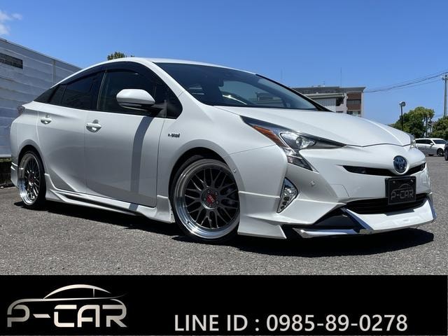 Toyota PRIUS 2017 — фото автомобиля 1