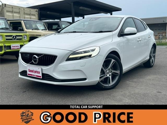 Volvo V40 2019 — фото автомобиля 1
