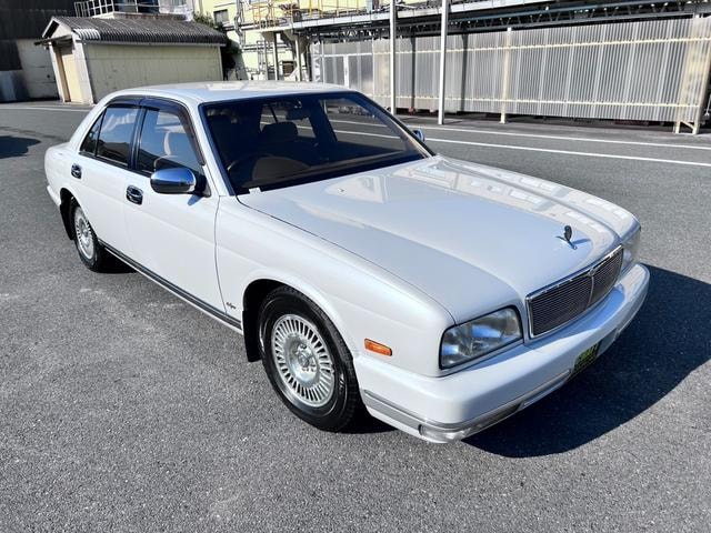 Nissan CIMA 1996 — фото автомобиля 1
