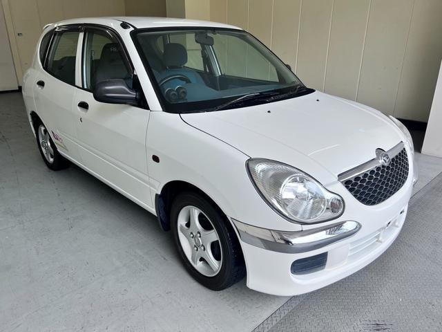 Daihatsu STORIA 2002 — фото автомобиля
