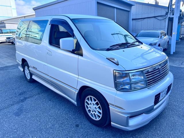 Nissan ELGRAND 1999 — фото автомобиля