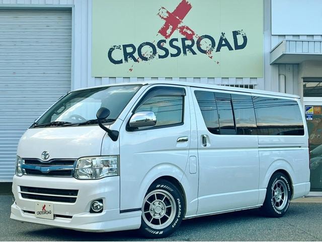 Toyota HIACE VAN 2011 — фото автомобиля 1