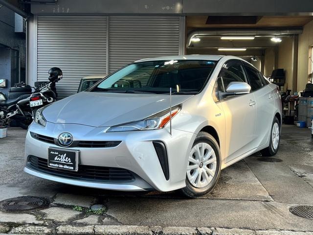 Toyota PRIUS 2019 — фото автомобиля 1