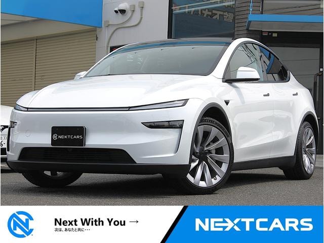 Tesla MODEL Y 2025 — фото автомобиля 1