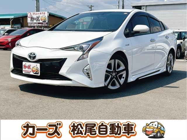 Toyota PRIUS 2016 — фото автомобиля 1