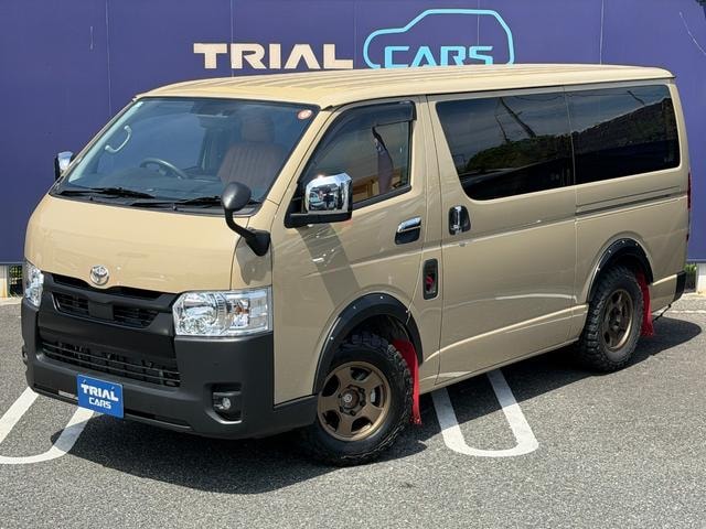 Toyota HIACE VAN 2026 — фото автомобиля
