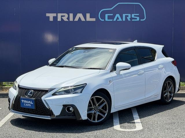 Lexus CT 2017 — фото автомобиля 1