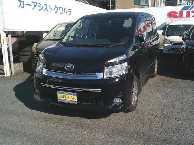 Toyota VOXY 2010 — фото автомобиля