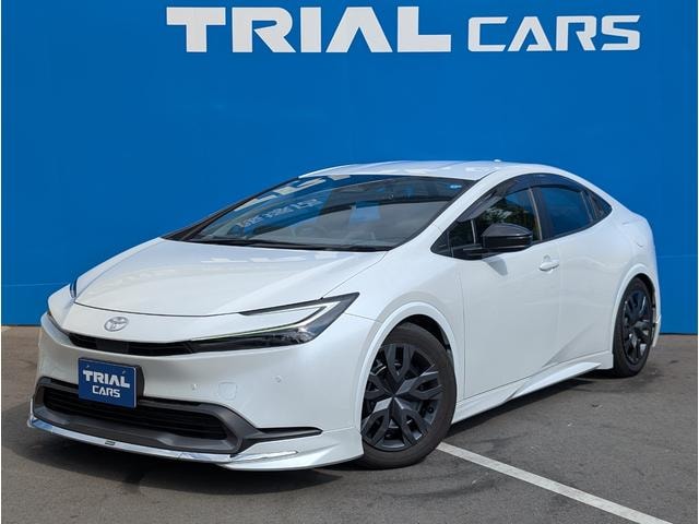 Toyota PRIUS 2024 — фото автомобиля 1