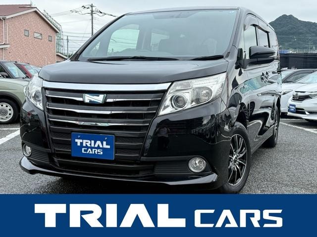 Toyota NOAH 2015 — фото автомобиля 1