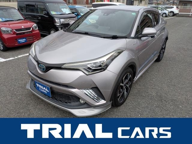 Toyota C-HR 2017 — фото автомобиля 1