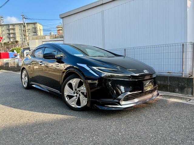 Toyota PRIUS 2023 — фото автомобиля 1