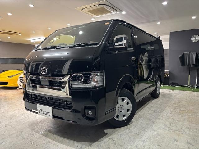 Toyota HIACE VAN 2026 — фото автомобиля 1