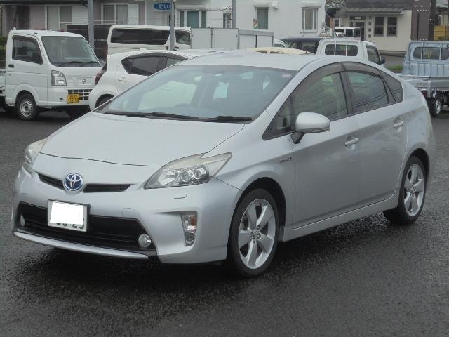 Toyota PRIUS 2012 — фото автомобиля 1