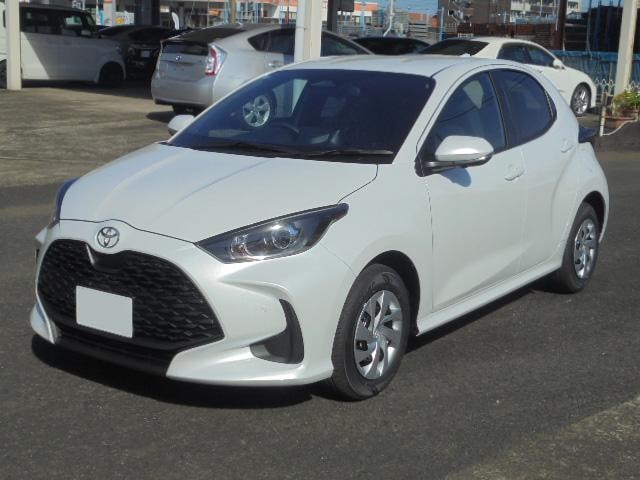 Toyota YARIS 2025 — фото автомобиля