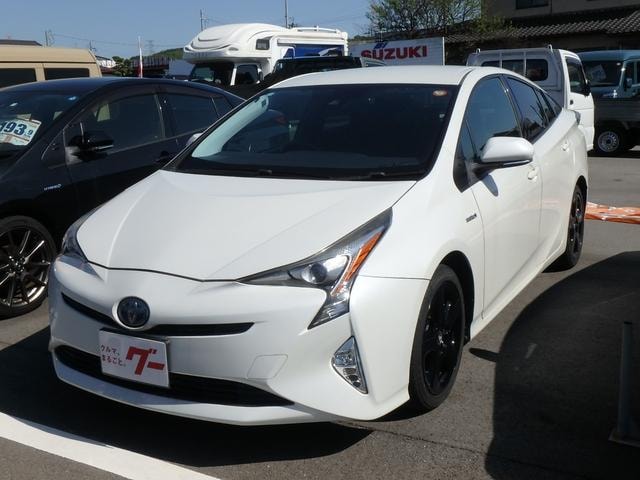 Toyota PRIUS 2016 — фото автомобиля 1