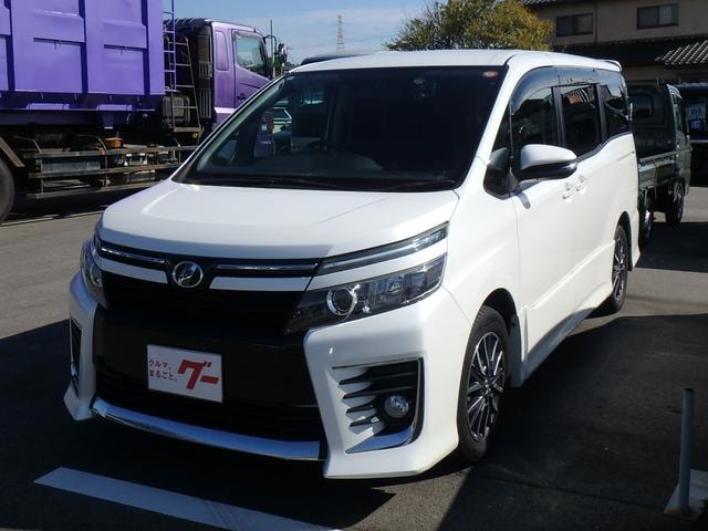 Toyota VOXY 2014 — фото автомобиля