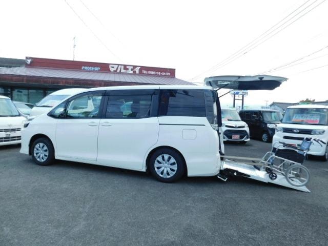 Toyota VOXY 2016 — фото автомобиля 1