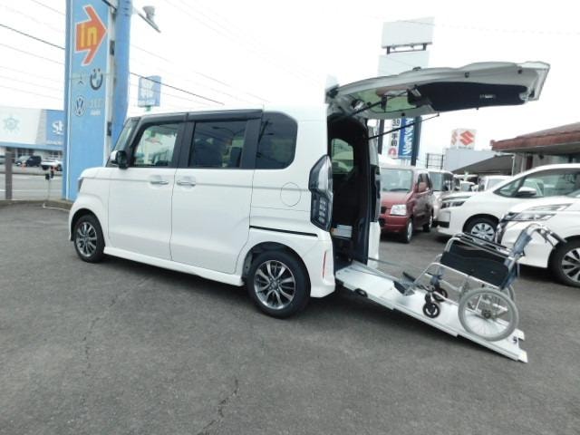 Honda N-BOX CUSTOM 2023 — фото автомобиля 1