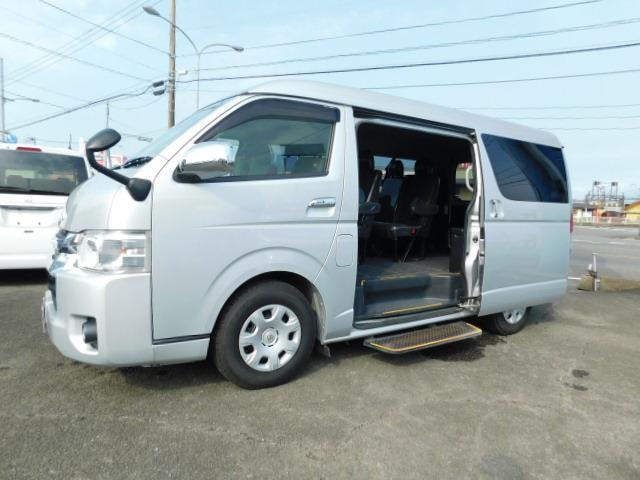 Toyota HIACE WAGON 2019 — фото автомобиля 1
