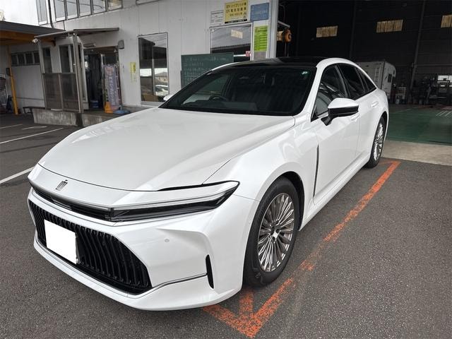 Toyota CROWN 2024 — фото автомобиля 1