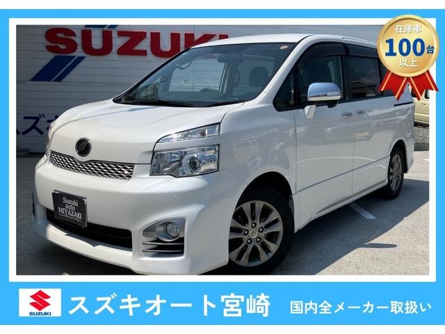 Toyota VOXY 2012 — фото автомобиля 1