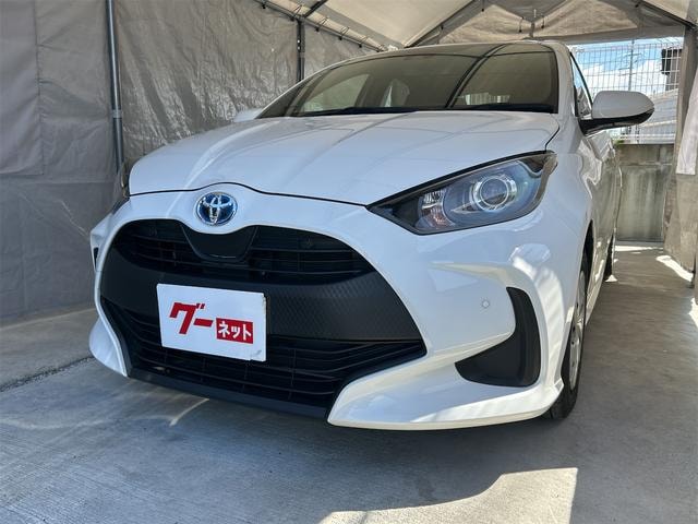 Toyota YARIS 2023 — фото автомобиля 1