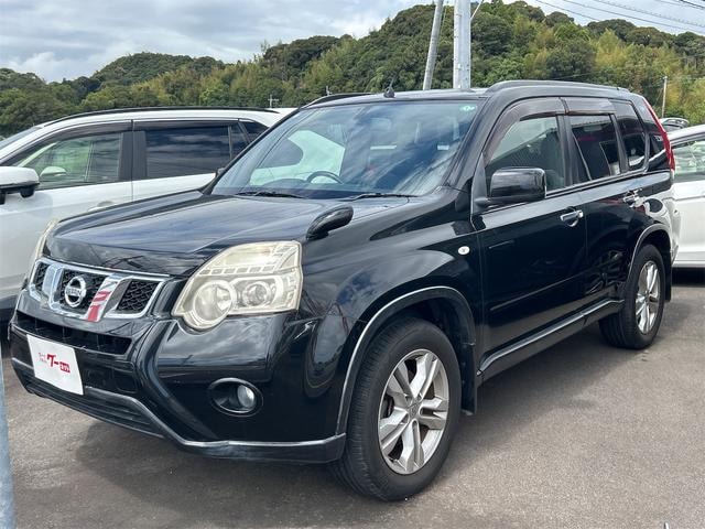 Nissan X-TRAIL 2011 — фото автомобиля 1
