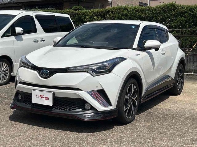 Toyota C-HR 2017 — фото автомобиля