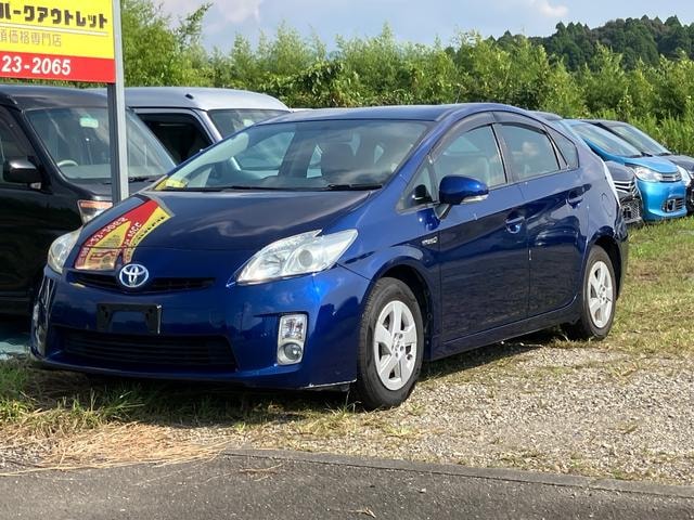Toyota PRIUS 2011 — фото автомобиля 1
