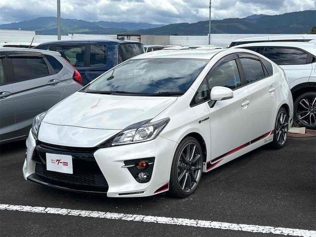 Toyota PRIUS 2014 — фото автомобиля 1