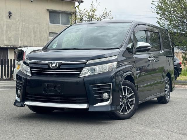 Toyota VOXY 2015 — фото автомобиля