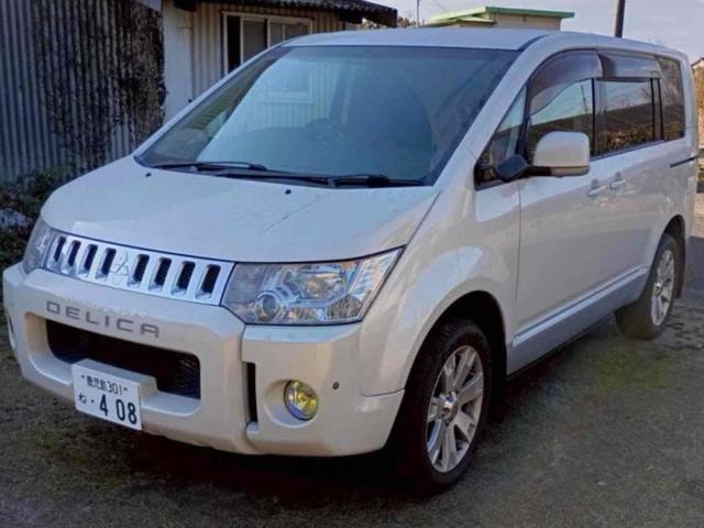 Mitsubishi DELICA D:5 2014 — фото автомобиля 1