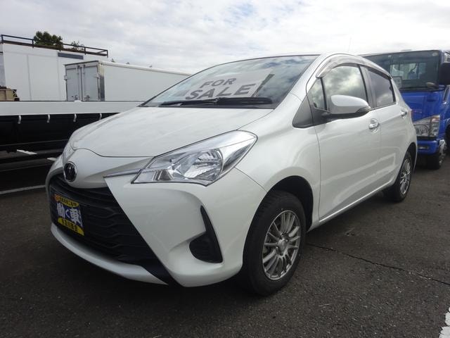 Toyota VITZ 2017 — фото автомобиля 1