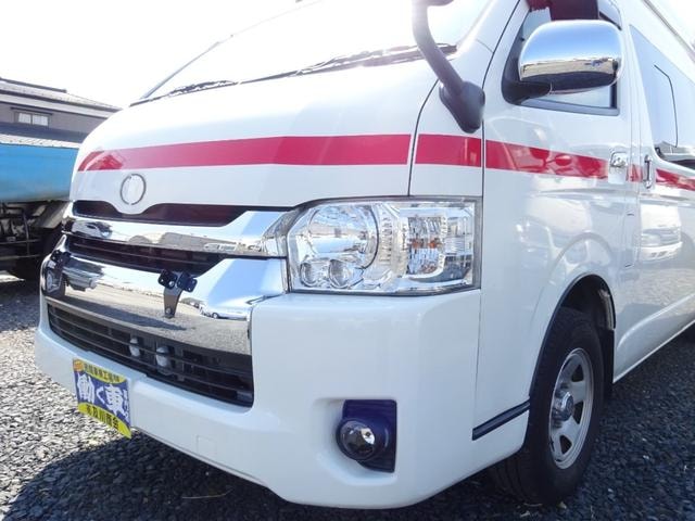 Toyota HIACE VAN 2015 — фото автомобиля 1