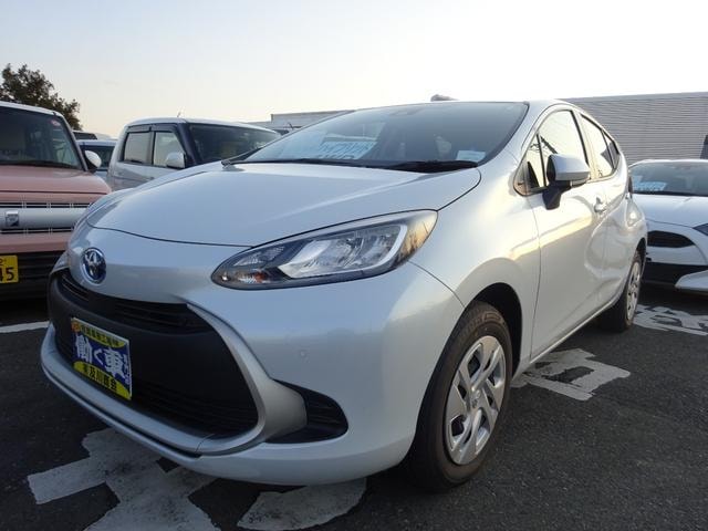 Toyota AQUA 2023 — фото автомобиля 1