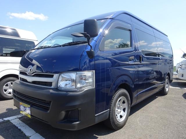 Toyota HIACE COMMUTER 2013 — фото автомобиля
