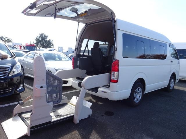 Toyota HIACE VAN 2017 — фото автомобиля 1