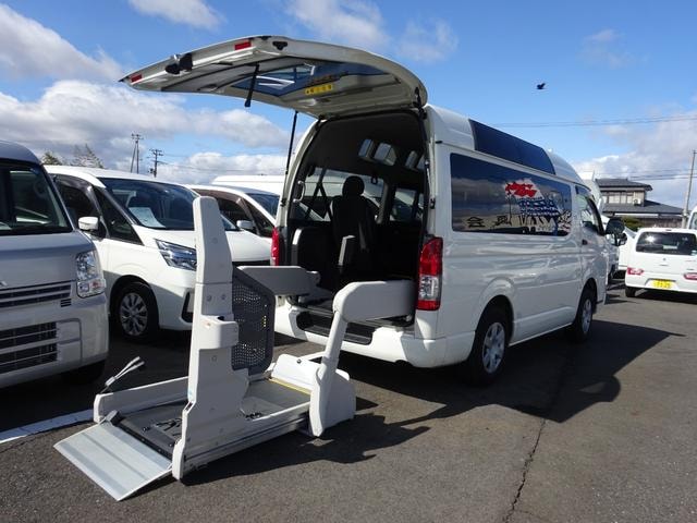 Toyota HIACE VAN 2015 — фото автомобиля 1