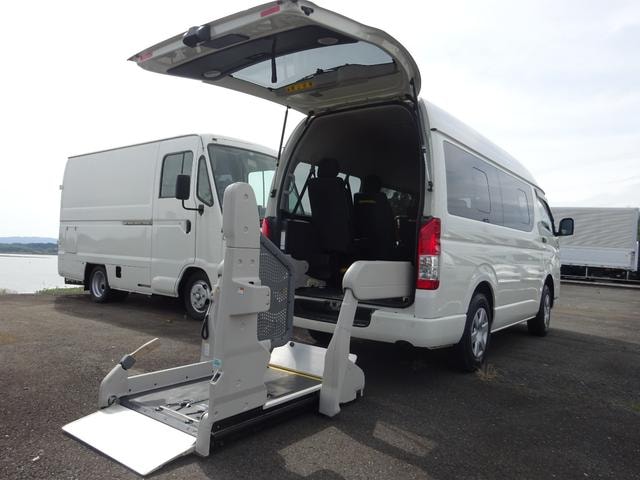 Toyota HIACE VAN 2020 — фото автомобиля 1