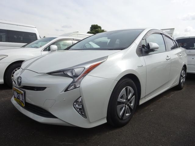 Toyota PRIUS 2016 — фото автомобиля 1