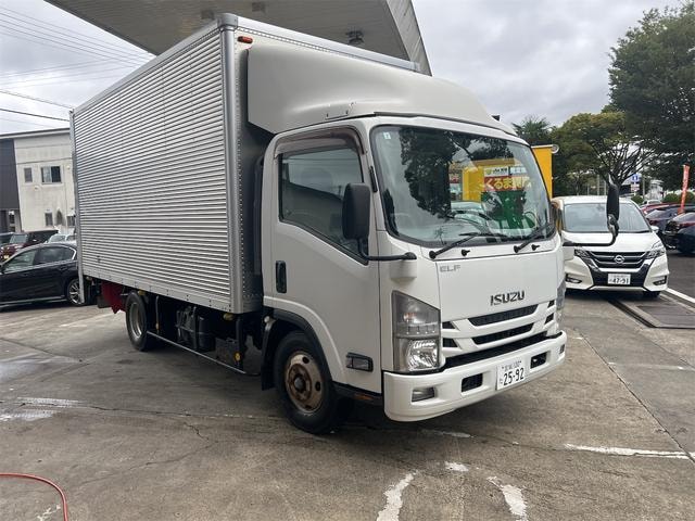 Isuzu ELF TRUCK 2015 — фото автомобиля