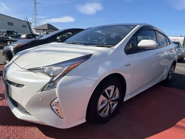 Toyota PRIUS 2016 — фото автомобиля 1