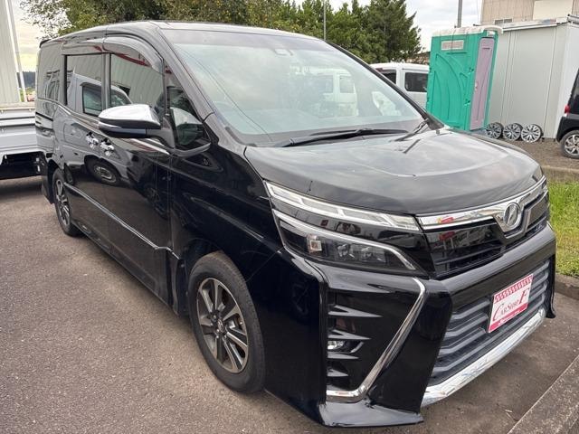 Toyota VOXY 2018 — фото автомобиля 1