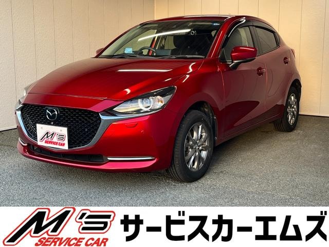 Mazda 2 2022 — фото автомобиля 1